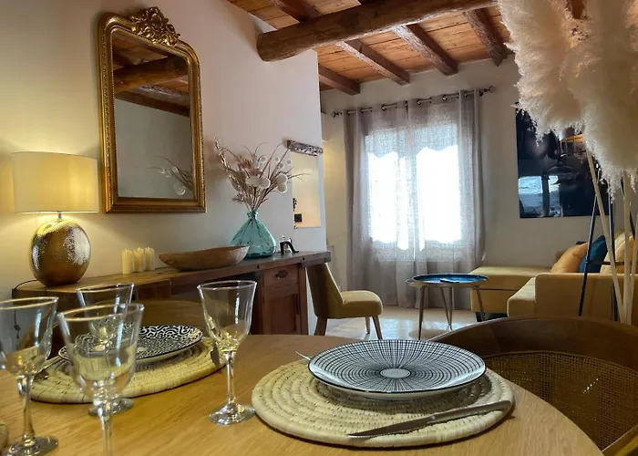 Casa de Férias Maison Cosy, 2 Chambres, Adossee Aux Remparts *