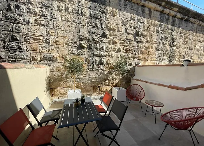 Maison Cosy, 2 Chambres, Adossee Aux Remparts Casa de Férias *